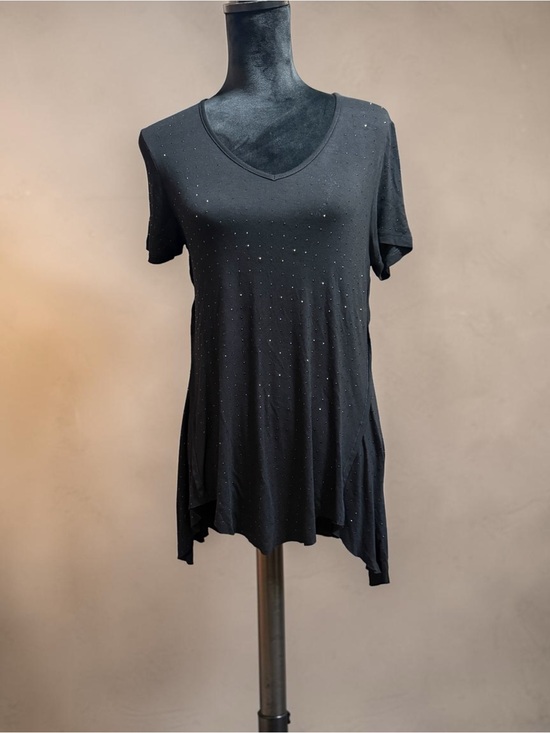 Vocal Tops - Vocal Black V-Neck Short Sleeve Tunic with Subtle Stud Accents